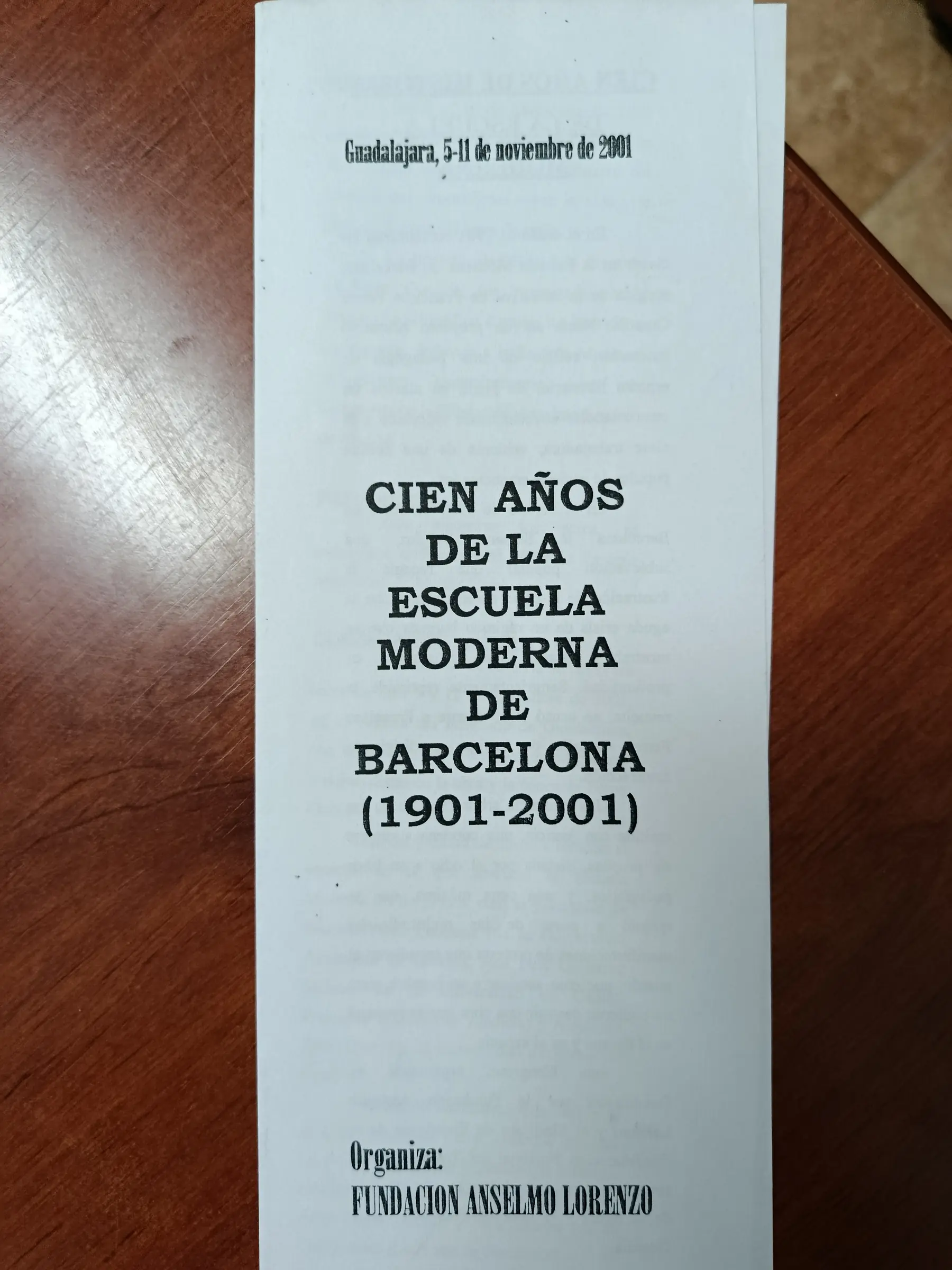 Vista principal de Cien años de la Escuela Moderna de Barcelona (1901-2001)
